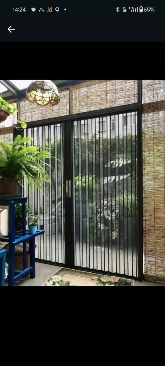 Decorative aluminium partition detail